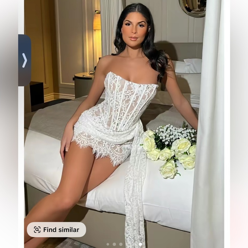 Elegant Lace Dress in Cream/white